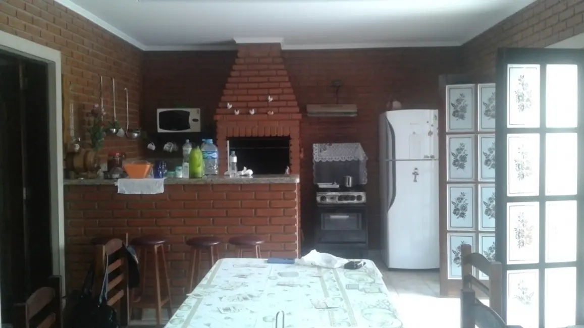 Foto 11 de Casa à venda, 300m2 em Jordanópolis, Aruja - SP