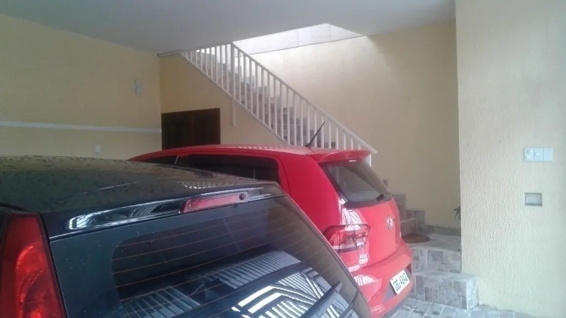 Foto 6 de Casa à venda, 300m2 em Jordanópolis, Aruja - SP