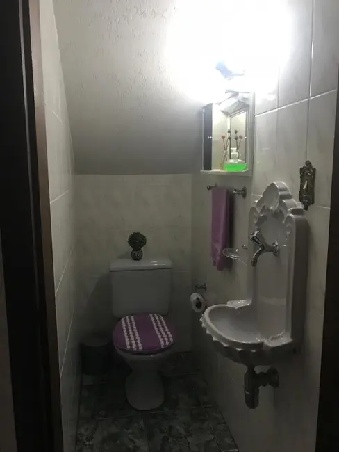 Foto 16 de Casa à venda, 300m2 em Jordanópolis, Aruja - SP