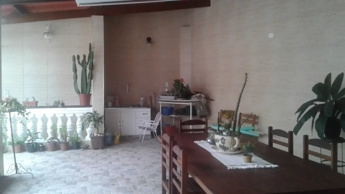 Foto 8 de Casa à venda, 300m2 em Jordanópolis, Aruja - SP