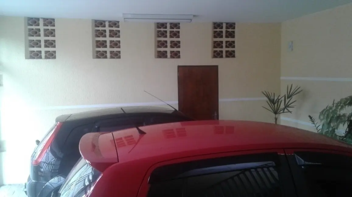 Foto 5 de Casa à venda, 300m2 em Jordanópolis, Aruja - SP