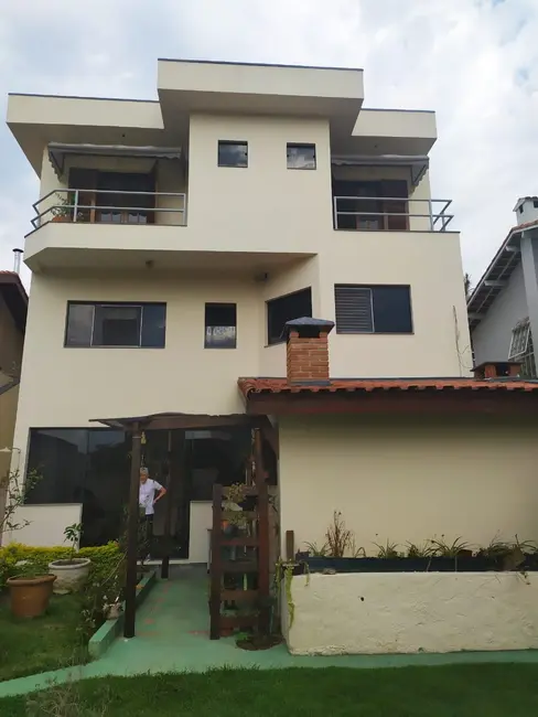 Foto 1 de Casa com 4 quartos à venda, 300m2 em Vila Oliveira, Mogi Das Cruzes - SP