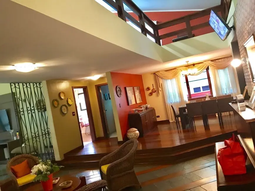 Foto 9 de Casa de Condomínio com 4 quartos à venda, 1200m2 em Aruja - SP