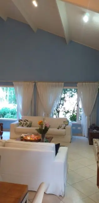 Foto 5 de Casa de Condomínio com 3 quartos à venda e para alugar, 1000m2 em Aruja - SP