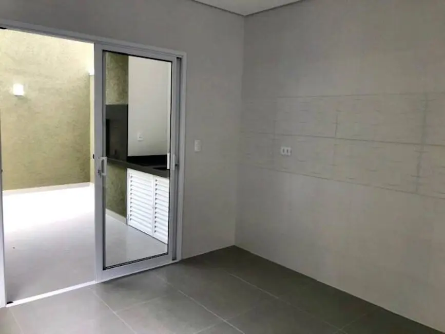Foto 6 de Casa com 3 quartos à venda, 183m2 em Jardim Planalto, Aruja - SP