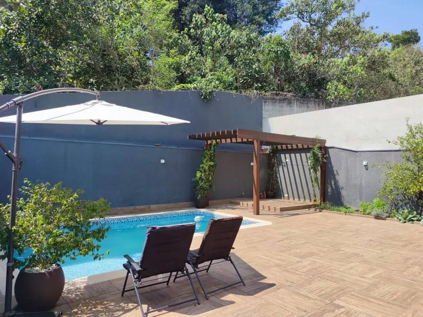 Foto 5 de Casa de Condomínio com 3 quartos à venda, 432m2 em Caputera, Aruja - SP