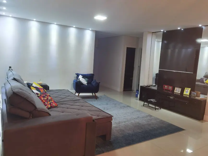 Foto 9 de Casa de Condomínio com 3 quartos à venda, 432m2 em Caputera, Aruja - SP