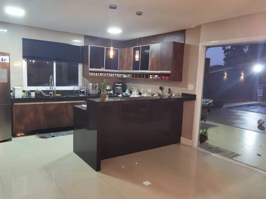 Foto 7 de Casa de Condomínio com 3 quartos à venda, 432m2 em Caputera, Aruja - SP