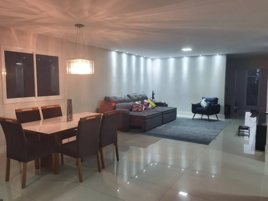 Foto 8 de Casa de Condomínio com 3 quartos à venda, 432m2 em Caputera, Aruja - SP