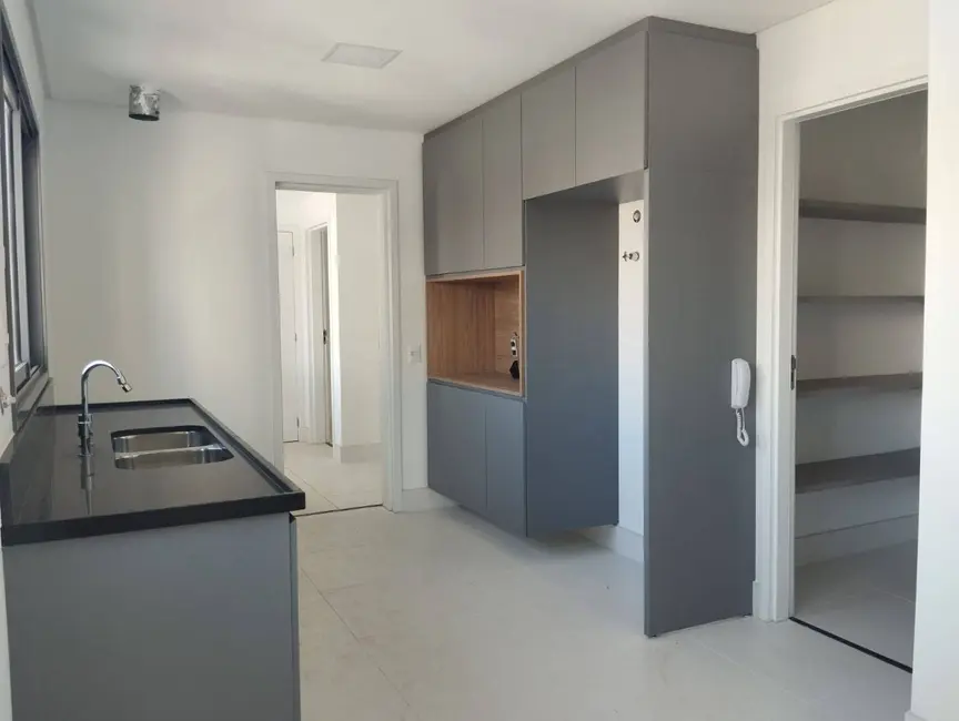 Foto 9 de Apartamento com 4 quartos à venda, 245m2 em Itaim Bibi, São Paulo - SP