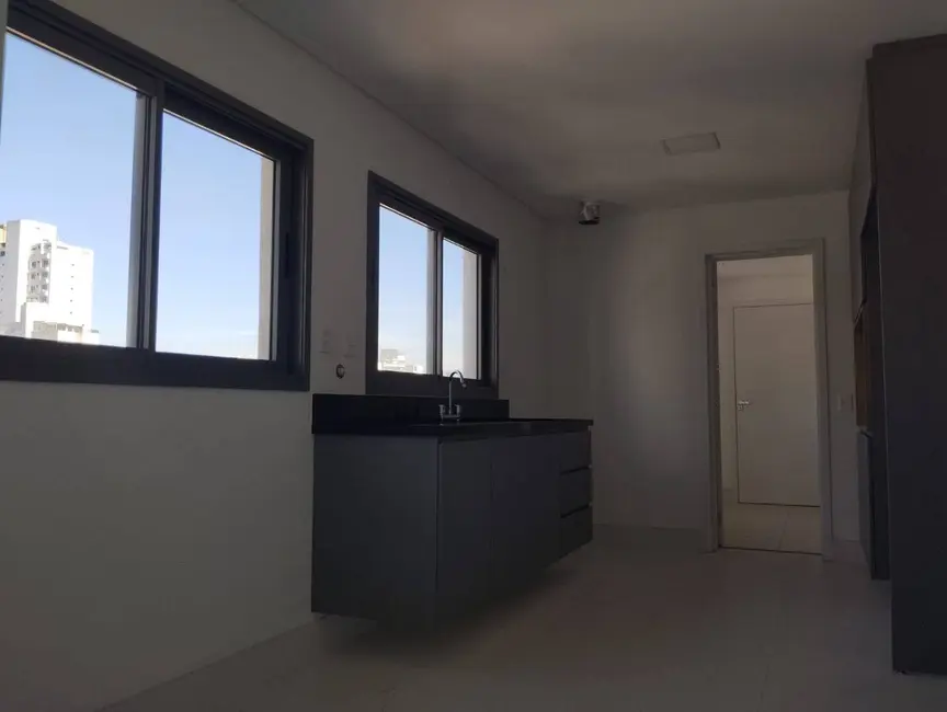 Foto 7 de Apartamento com 4 quartos à venda, 245m2 em Itaim Bibi, São Paulo - SP