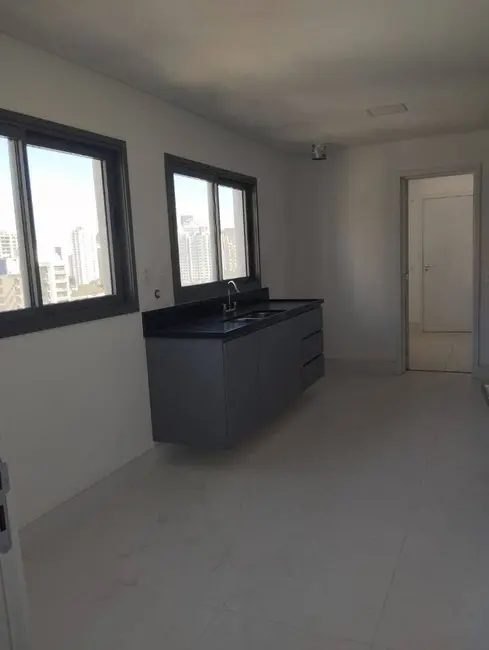 Foto 8 de Apartamento com 4 quartos à venda, 245m2 em Itaim Bibi, São Paulo - SP