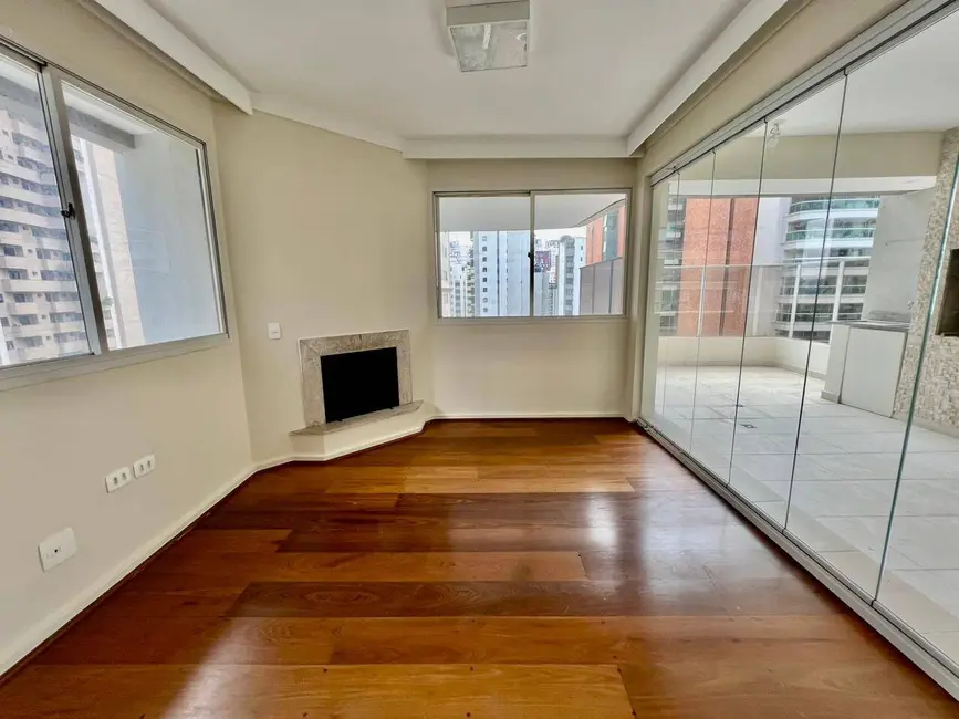 Foto 2 de Apartamento com 4 quartos para alugar, 240m2 em Itaim Bibi, São Paulo - SP