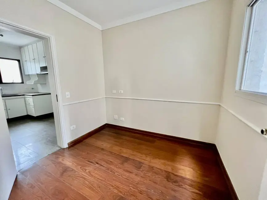 Foto 6 de Apartamento com 4 quartos para alugar, 240m2 em Itaim Bibi, São Paulo - SP