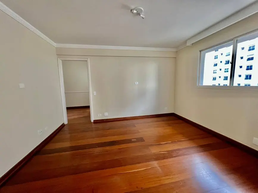 Foto 5 de Apartamento com 4 quartos para alugar, 240m2 em Itaim Bibi, São Paulo - SP