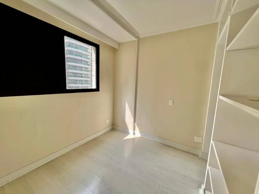 Foto 8 de Apartamento com 4 quartos para alugar, 240m2 em Itaim Bibi, São Paulo - SP