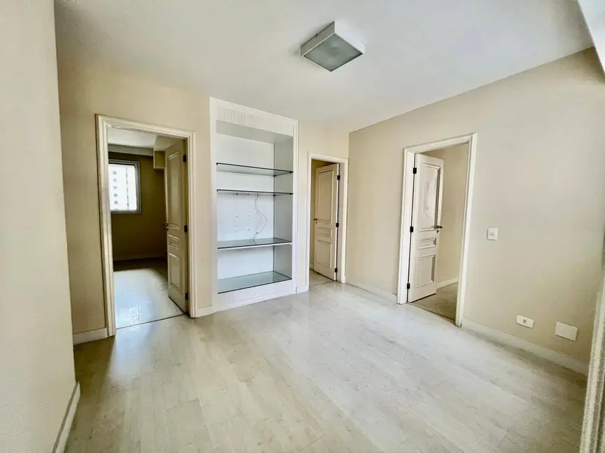 Foto 7 de Apartamento com 4 quartos para alugar, 240m2 em Itaim Bibi, São Paulo - SP