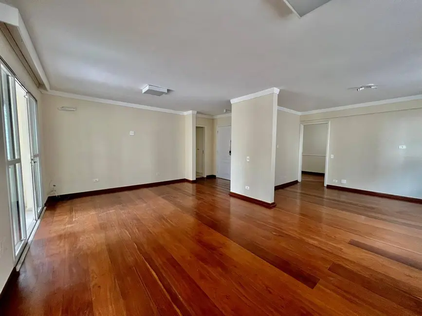 Foto 4 de Apartamento com 4 quartos para alugar, 240m2 em Itaim Bibi, São Paulo - SP