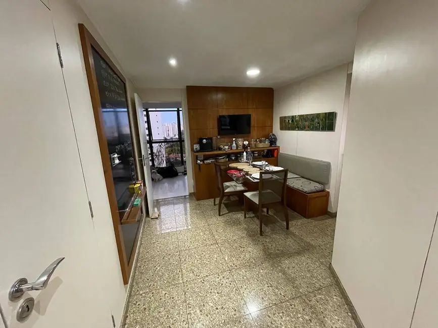 Foto 9 de Apartamento com 3 quartos à venda e para alugar, 250m2 em Indianópolis, São Paulo - SP