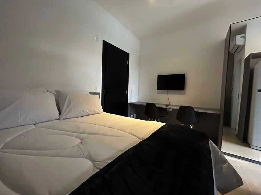 Foto 2 de Apartamento com 1 quarto para alugar, 21m2 em Moema, São Paulo - SP