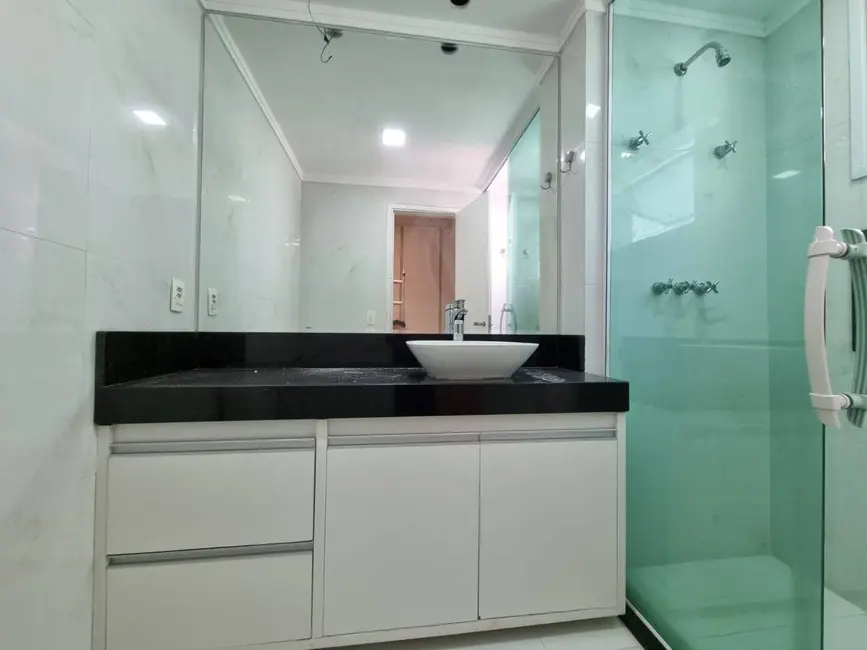 Apartamento com 4 quartos para alugar, 178m2 em São Paulo - SP - imagem 8 Foto 8 de Apartamento com 4 quartos para alugar, 178m2 em São Paulo - SP