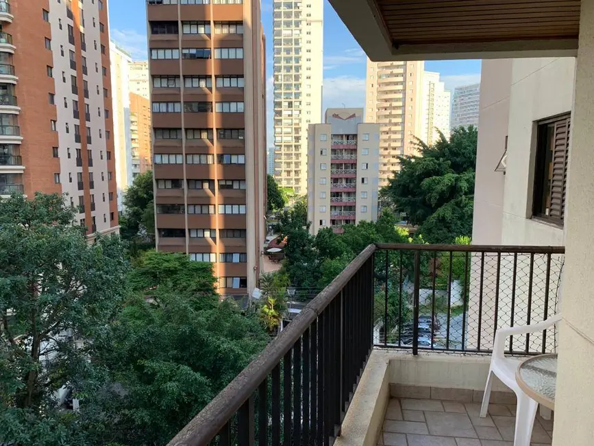 Apartamento com 3 quartos à venda, 118m2 em Moema, São Paulo - SP - imagem 3 Foto 3 de Apartamento com 3 quartos à venda, 118m2 em Moema, São Paulo - SP