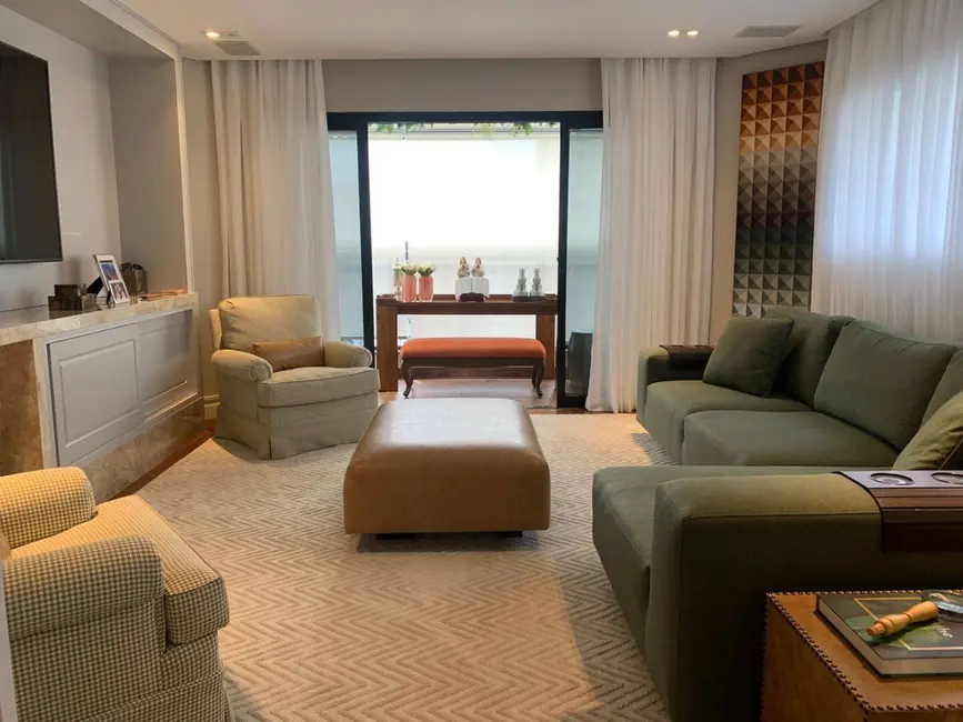 Apartamento com 4 quartos à venda, 250m2 em Moema, São Paulo - SP - imagem 3 Foto 3 de Apartamento com 4 quartos à venda, 250m2 em Moema, São Paulo - SP