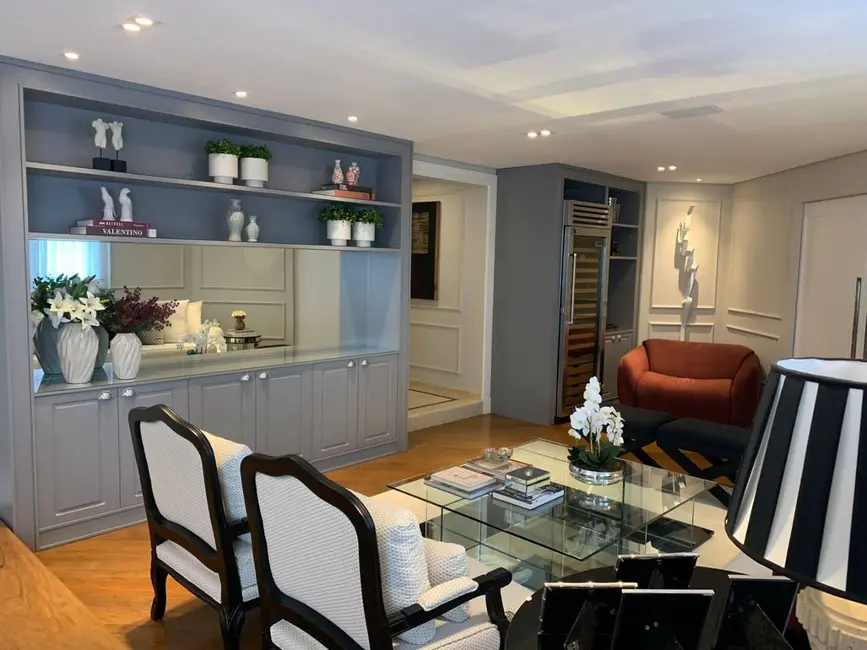 Apartamento com 4 quartos à venda, 250m2 em Moema, São Paulo - SP - imagem 7 Foto 7 de Apartamento com 4 quartos à venda, 250m2 em Moema, São Paulo - SP