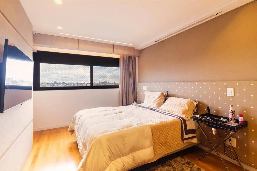 Apartamento com 3 quartos para alugar, 215m2 em Moema, São Paulo - SP - imagem 9 Foto 9 de Apartamento com 3 quartos para alugar, 215m2 em Moema, São Paulo - SP