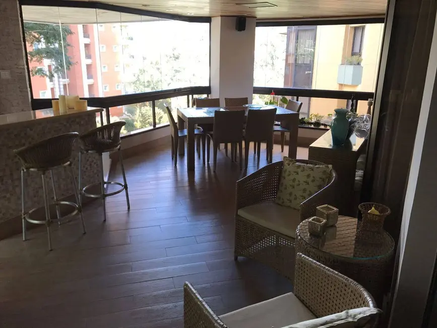 Foto 2 de Apartamento com 4 quartos à venda e para alugar, 283m2 em Jardim Vitória Régia, São Paulo - SP