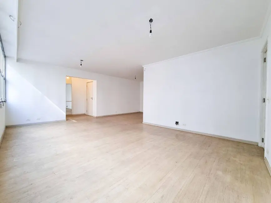 Apartamento com 3 quartos à venda, 143m2 em Jardim Europa, São Paulo - SP - imagem 3 Foto 3 de Apartamento com 3 quartos à venda, 143m2 em Jardim Europa, São Paulo - SP