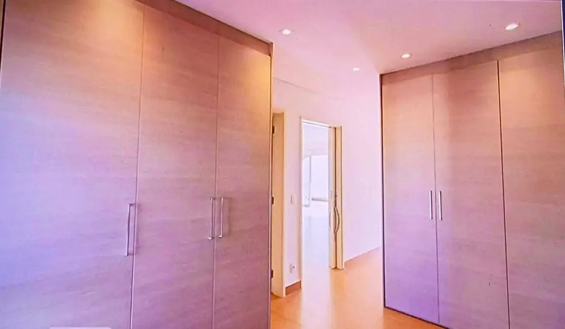 Apartamento com 2 quartos para alugar, 170m2 em Itaim Bibi, São Paulo - SP - imagem 9 Foto 9 de Apartamento com 2 quartos para alugar, 170m2 em Itaim Bibi, São Paulo - SP