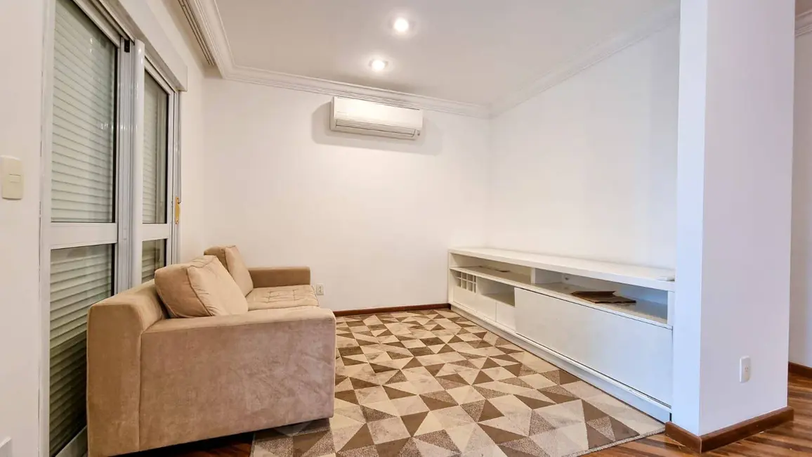 Foto 3 de Apartamento com 3 quartos para alugar, 130m2 em Vila Olímpia, São Paulo - SP