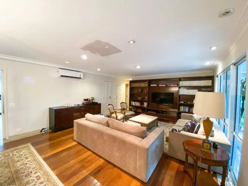 Foto 2 de Apartamento com 3 quartos para alugar, 201m2 em Itaim Bibi, São Paulo - SP