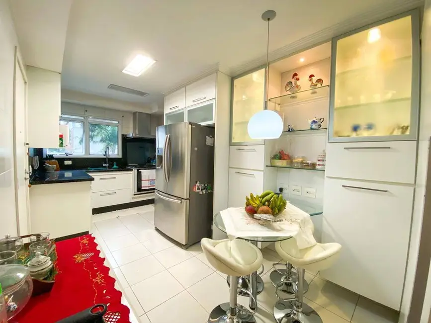 Foto 9 de Apartamento com 3 quartos para alugar, 201m2 em Itaim Bibi, São Paulo - SP