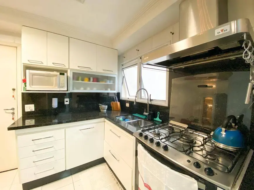 Foto 8 de Apartamento com 3 quartos para alugar, 201m2 em Itaim Bibi, São Paulo - SP