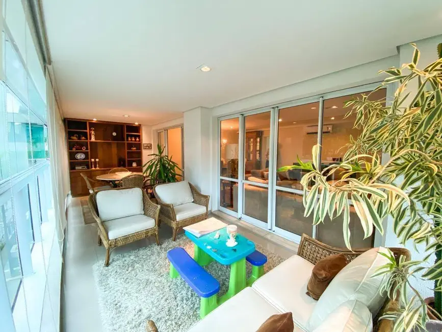 Foto 5 de Apartamento com 3 quartos para alugar, 201m2 em Itaim Bibi, São Paulo - SP