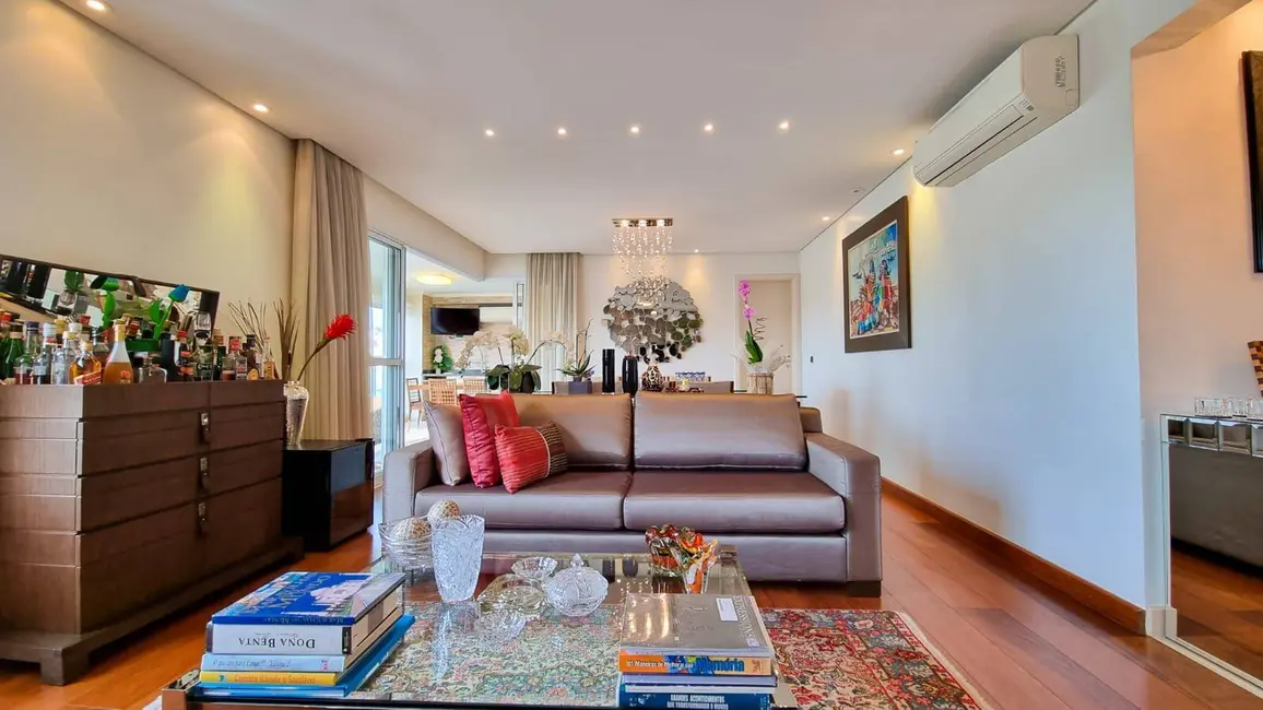 Apartamento com 3 quartos à venda, 210m2 em Vila Olímpia, São Paulo - SP - imagem 5 Foto 5 de Apartamento com 3 quartos à venda, 210m2 em Vila Olímpia, São Paulo - SP