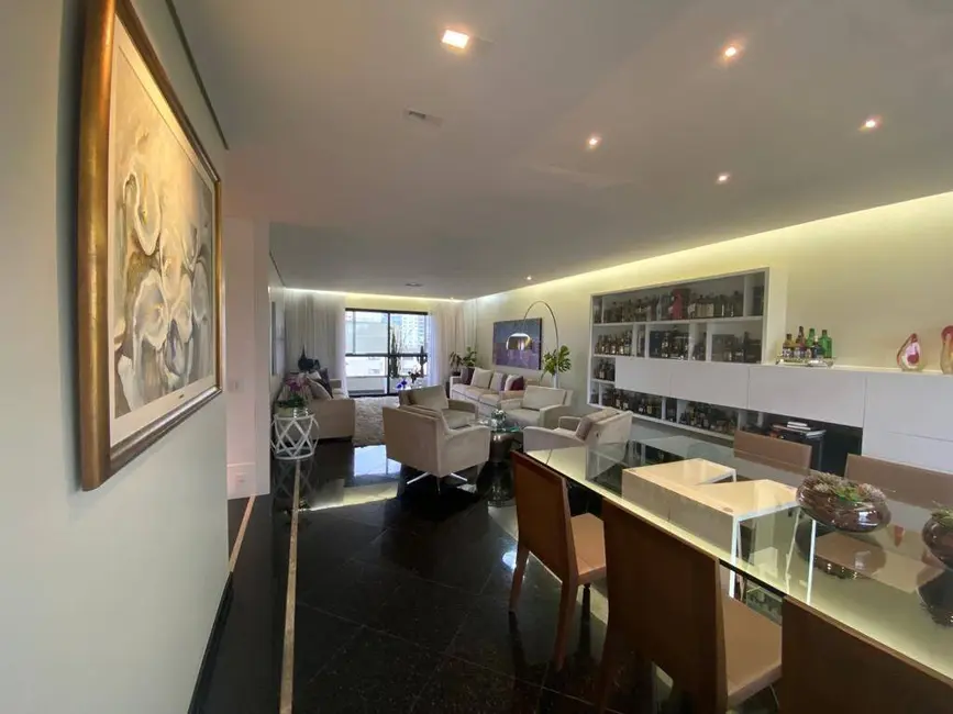 Apartamento com 3 quartos à venda, 248m2 em Moema, São Paulo - SP - imagem 2 Foto 2 de Apartamento com 3 quartos à venda, 248m2 em Moema, São Paulo - SP