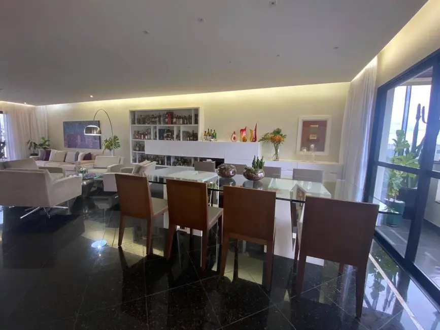 Apartamento com 3 quartos à venda, 248m2 em Moema, São Paulo - SP - imagem 4 Foto 4 de Apartamento com 3 quartos à venda, 248m2 em Moema, São Paulo - SP