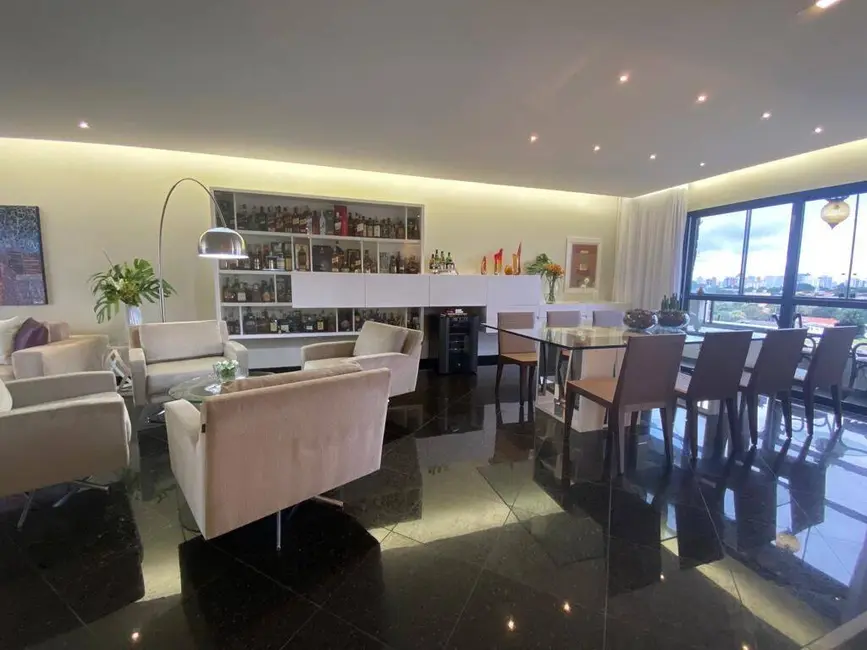 Apartamento com 3 quartos à venda, 248m2 em Moema, São Paulo - SP - imagem 3 Foto 3 de Apartamento com 3 quartos à venda, 248m2 em Moema, São Paulo - SP