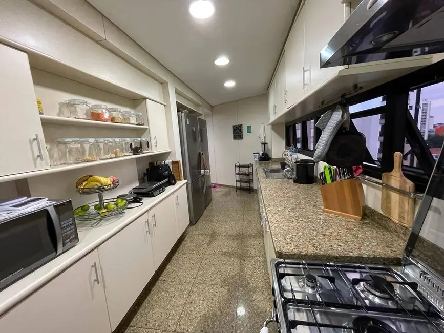 Apartamento com 3 quartos à venda e para alugar, 250m2 em Vila Andrade, São Paulo - SP - imagem 6 Foto 6 de Apartamento com 3 quartos à venda e para alugar, 250m2 em Vila Andrade, São Paulo - SP