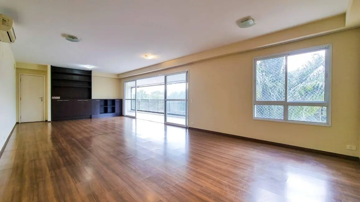 Apartamento com 3 quartos para alugar, 220m2 em Granja Julieta, São Paulo - SP - imagem 2 Foto 2 de Apartamento com 3 quartos para alugar, 220m2 em Granja Julieta, São Paulo - SP
