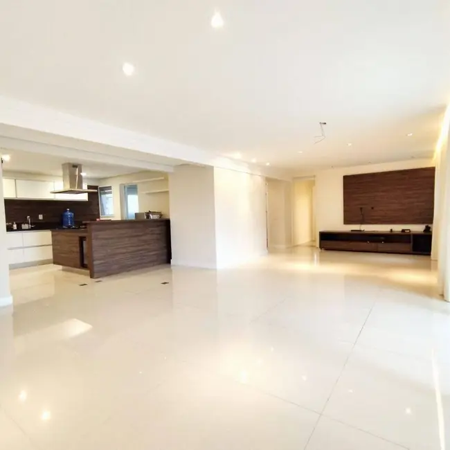Apartamento com 3 quartos à venda e para alugar, 143m2 em Chácara Santo Antônio (Zona Sul), São Paulo - SP - imagem 3 Foto 3 de Apartamento com 3 quartos à venda e para alugar, 143m2 em Chácara Santo Antônio (Zona Sul), São Paulo - SP