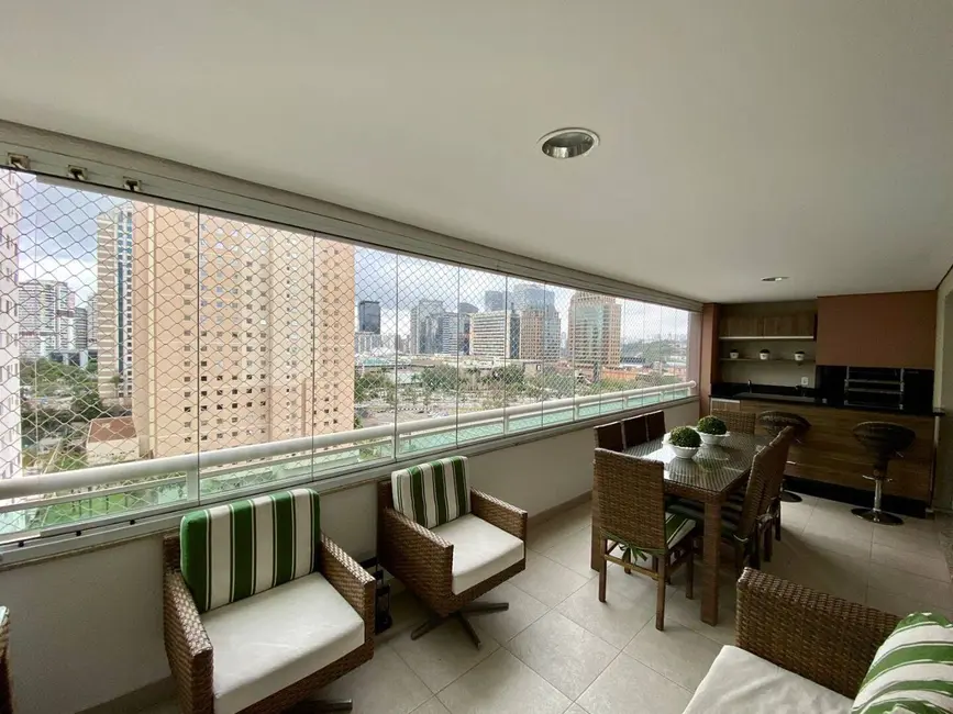 Apartamento com 3 quartos para alugar, 147m2 em São Paulo - SP - imagem 9 Foto 9 de Apartamento com 3 quartos para alugar, 147m2 em São Paulo - SP
