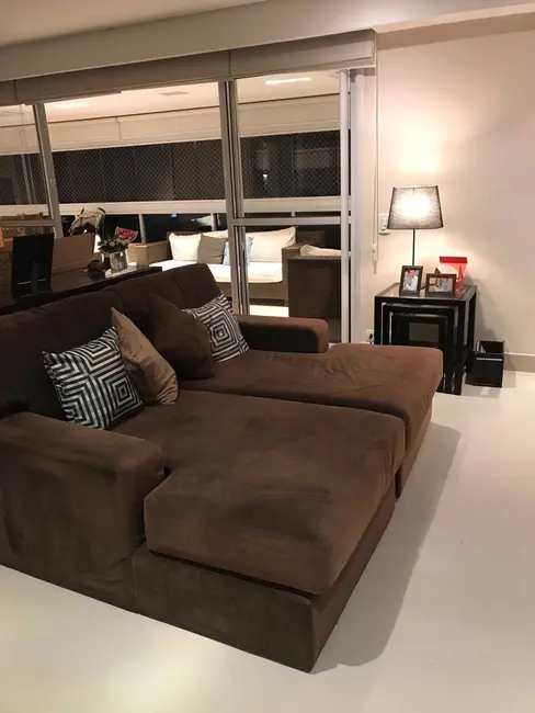 Apartamento com 4 quartos à venda, 204m2 em Moema, São Paulo - SP - imagem 3 Foto 3 de Apartamento com 4 quartos à venda, 204m2 em Moema, São Paulo - SP