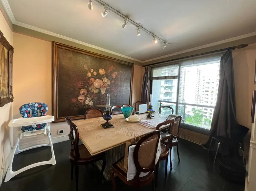 Foto 5 de Apartamento com 4 quartos à venda e para alugar, 220m2 em Itaim Bibi, São Paulo - SP