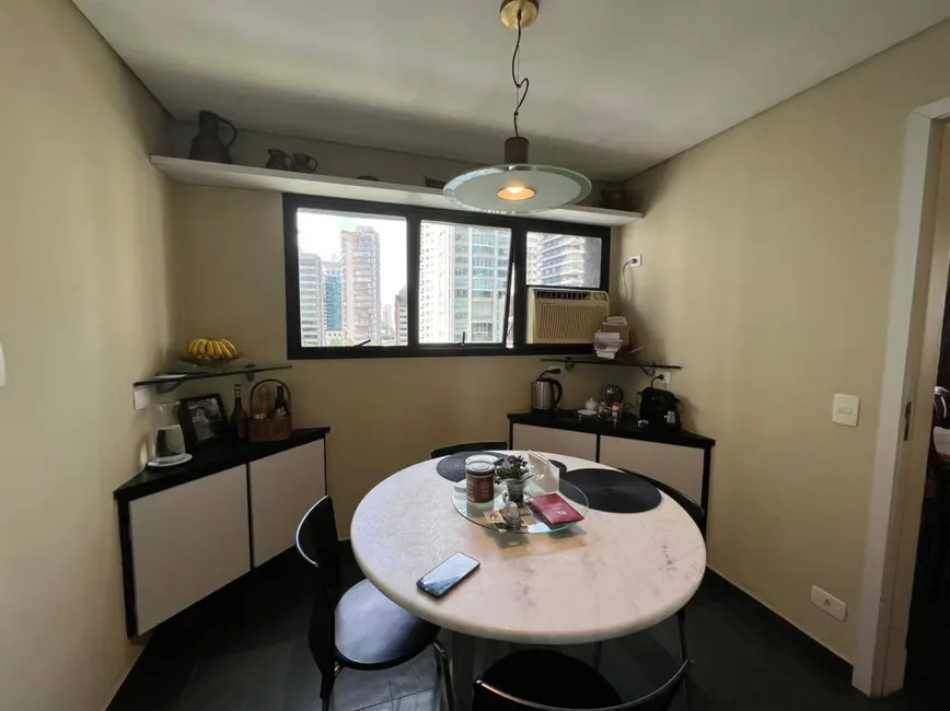 Foto 9 de Apartamento com 4 quartos à venda e para alugar, 220m2 em Itaim Bibi, São Paulo - SP