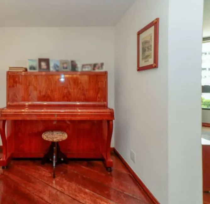 Apartamento com 3 quartos à venda, 200m2 em Moema, São Paulo - SP - imagem 5 Foto 5 de Apartamento com 3 quartos à venda, 200m2 em Moema, São Paulo - SP