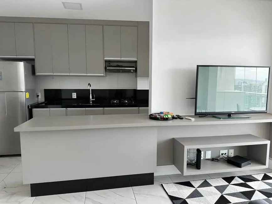 Foto 2 de Apartamento com 2 quartos para alugar, 66m2 em Pinheiros, São Paulo - SP